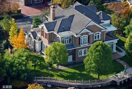 院子愈大，，，，，愈从容